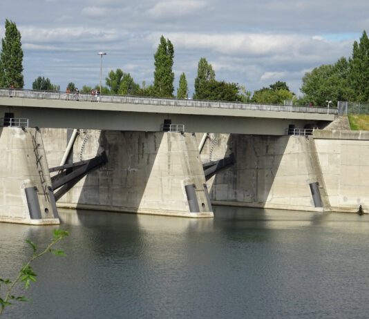 „Wehr 1“ — Wiener Wasserkraftwerk, das die Natur schützt und sauberen Strom für die Menschen liefert