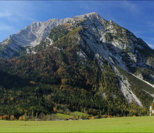 Dachsteinmassiv: Wahrzeichen der österreichischen Alpen