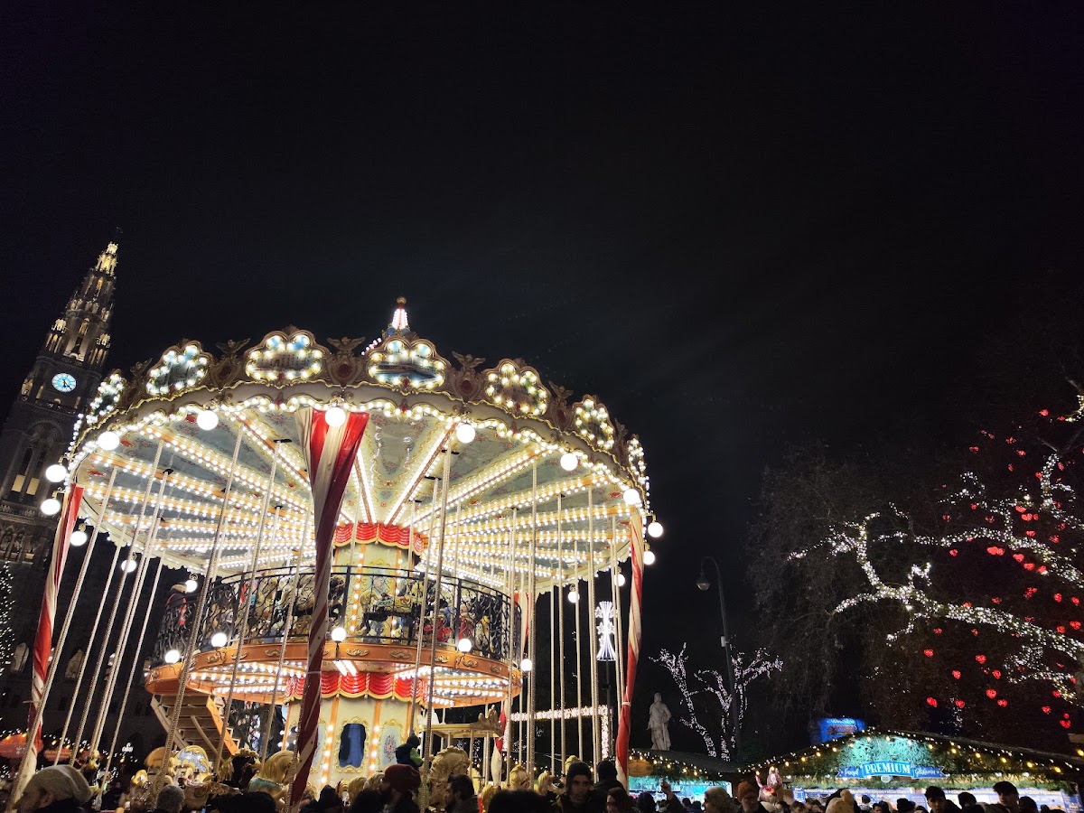 Rathauspark — Park